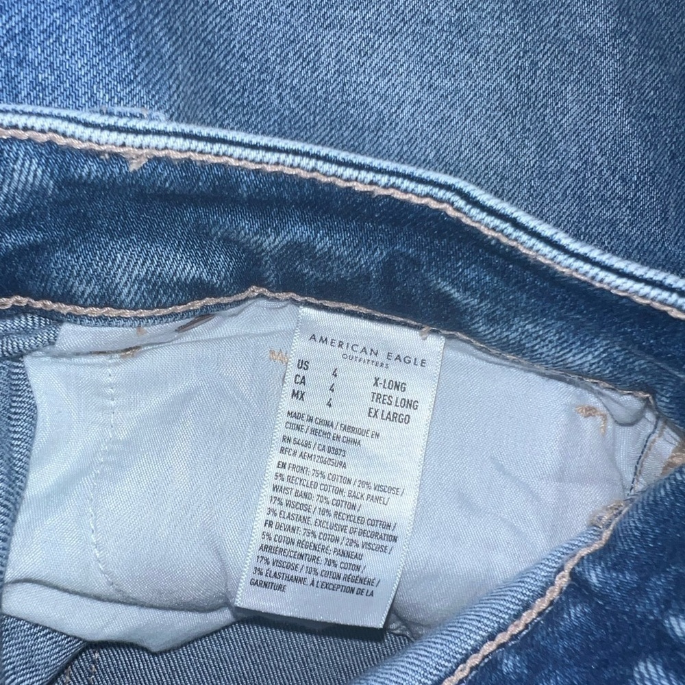 American Eagle Outfitters Classic Blue Denim Mom Jean - Picture 2 of 8